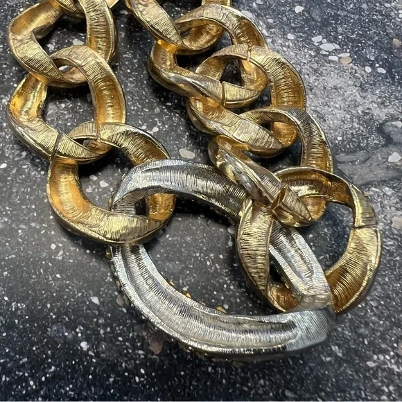 Vintage Chunky Gold Tone Designer Lookalike Necklace - Picture 10 of 11